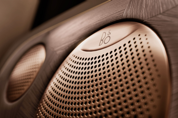 33.69万元起，上汽旗舰?智己LS9正式开启预售 以全球巅峰科技，颠覆30万级大六座SUV格局